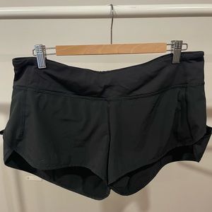 LULULEMON- Speed up low rise shorts black, size 10